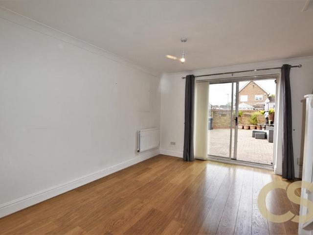 2 bedroom semi detached house to rent