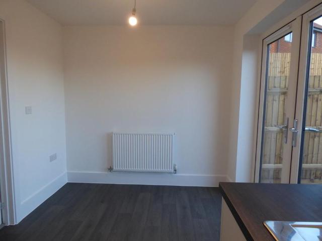 2 bedroom semi detached house to rent
