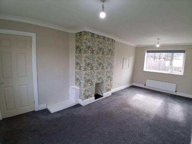 2 bedroom semi detached house to rent