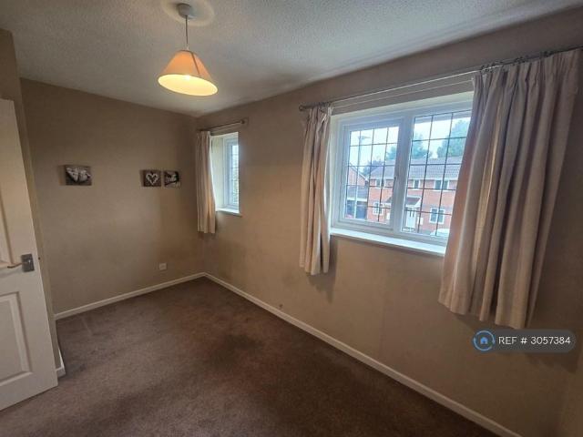 2 bedroom semi detached house to rent