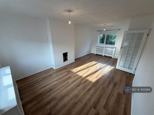2 bedroom semi detached house to rent