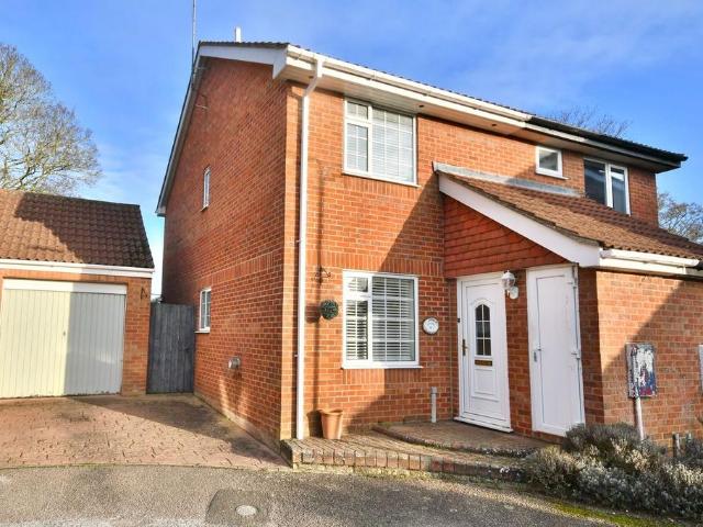 2 bedroom semi detached house to rent