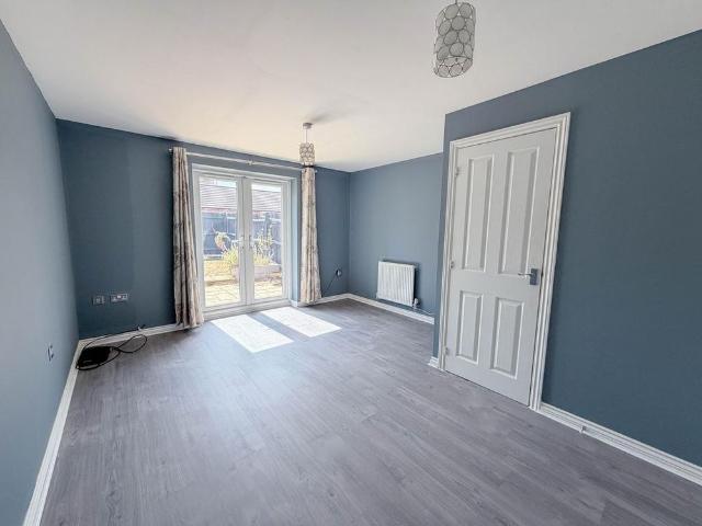 2 bedroom semi detached house to rent