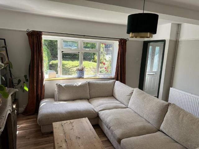 2 bedroom semi detached house to rent