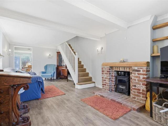 2 bedroom semi detached house to rent