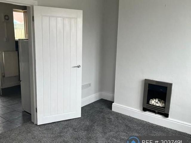 2 bedroom semi detached house to rent