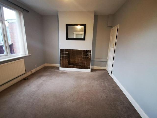 2 bedroom semi detached house to rent
