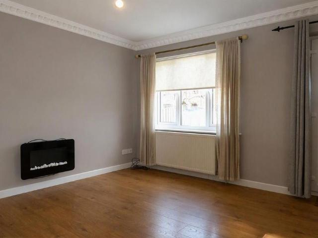 2 bedroom semi detached house to rent