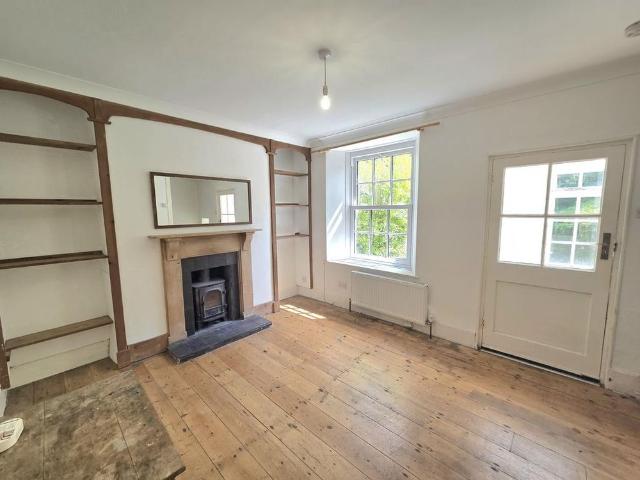 2 bedroom semi detached house to rent