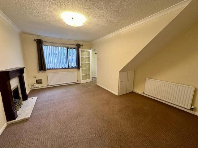 2 bedroom semi detached house to rent