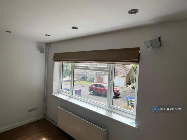 2 bedroom semi detached house to rent