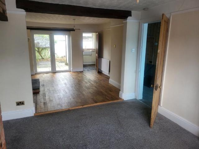 2 bedroom semi detached house to rent