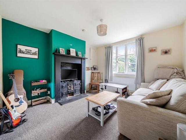 2 bedroom semi detached house to rent