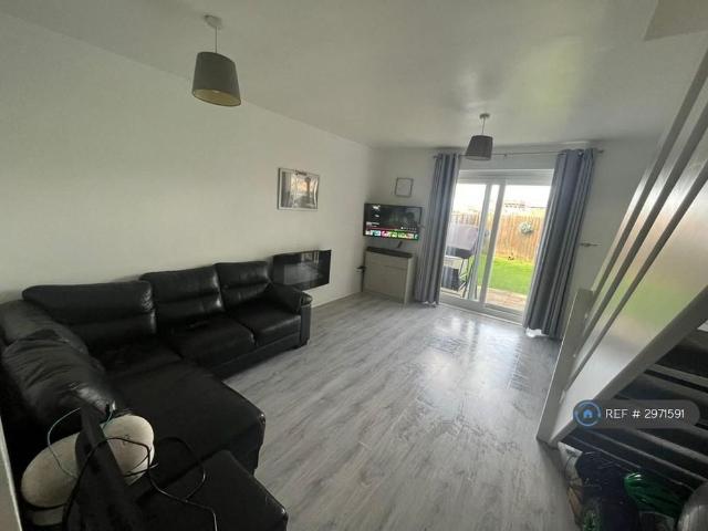 2 bedroom semi detached house to rent
