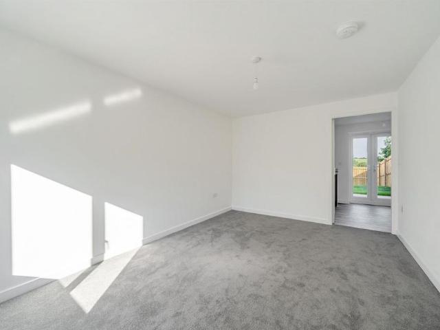 2 bedroom semi detached house to rent