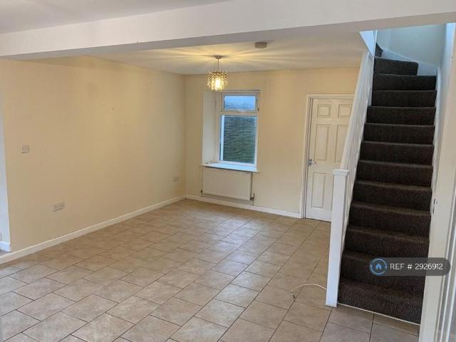2 bedroom semi detached house to rent