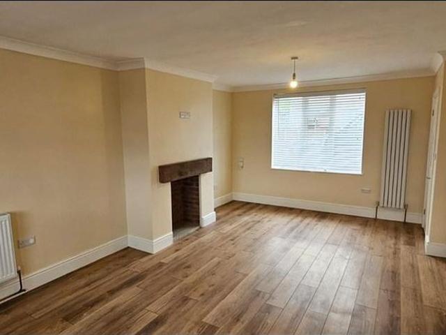 2 bedroom semi detached house to rent