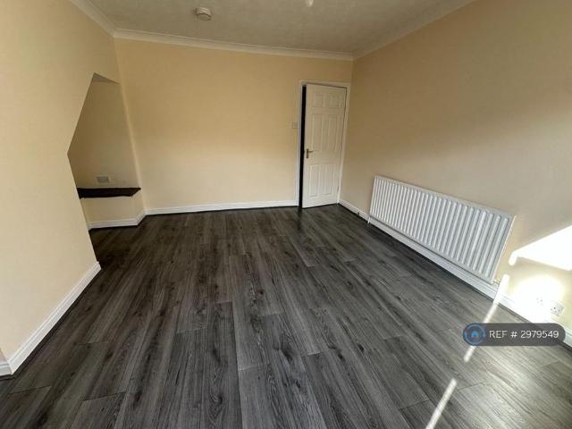2 bedroom semi detached house to rent