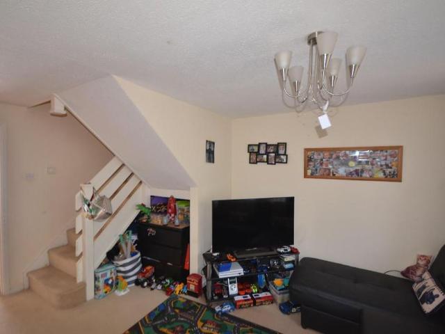 2 bedroom semi detached house to rent