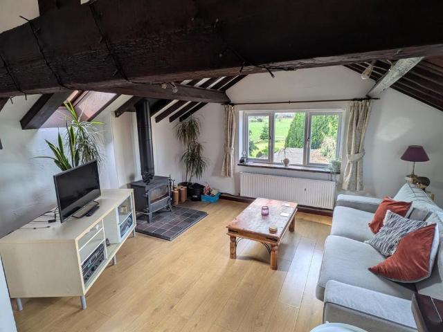 2 bedroom semi detached house to rent