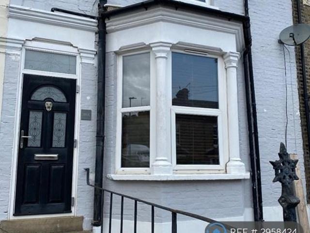 2 bedroom semi detached house to rent