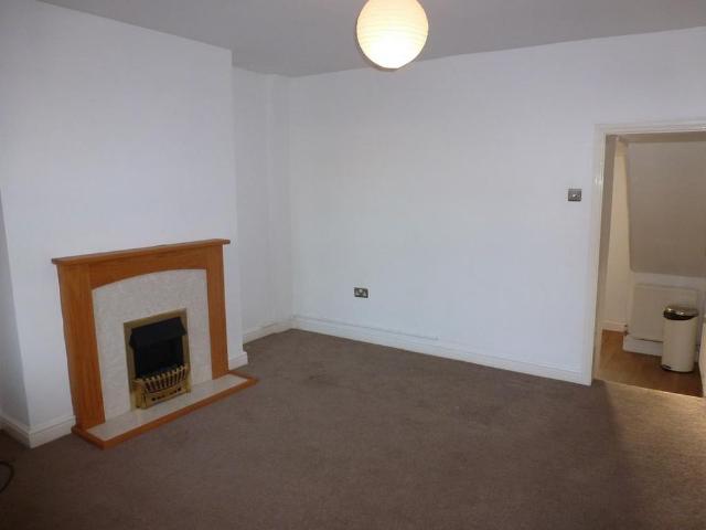 2 bedroom semi detached house to rent