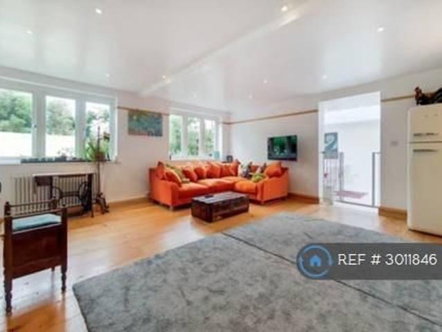 2 bedroom semi detached house to rent