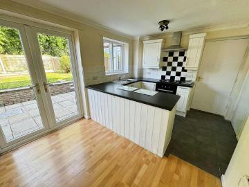 2 bedroom semi detached house to rent