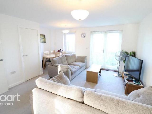 2 bedroom semi detached house to rent