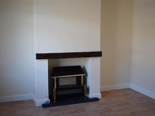 2 bedroom semi detached house to rent