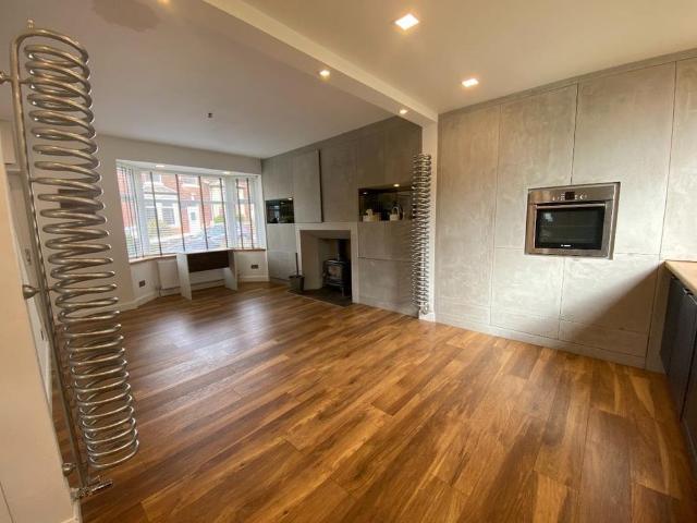 2 bedroom semi detached house to rent
