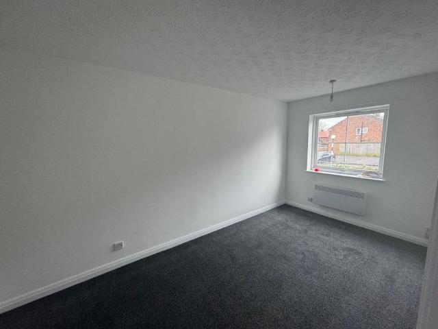 2 bedroom semi detached house to rent