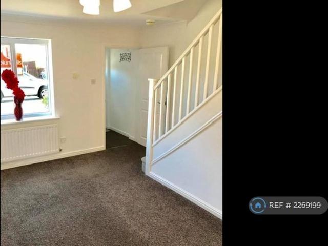 2 bedroom semi detached house to rent