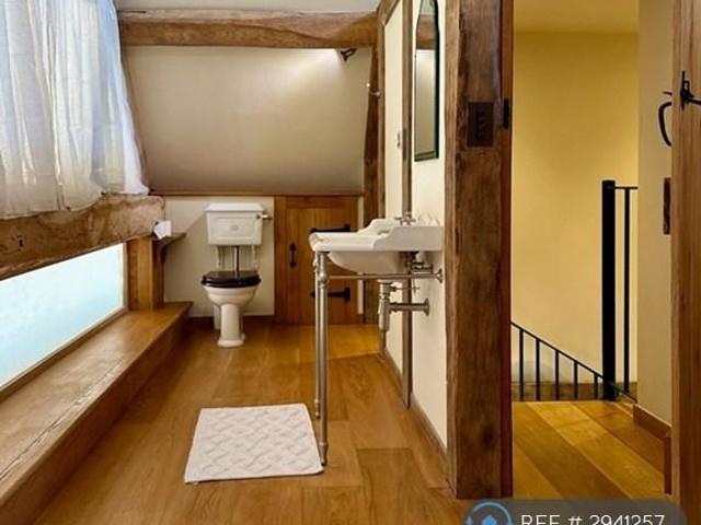 2 bedroom semi detached house to rent