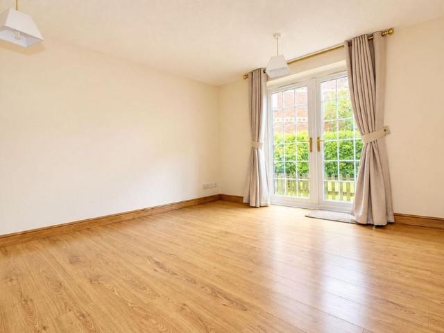 2 bedroom semi detached house to rent