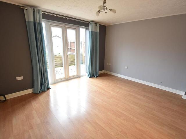 2 bedroom semi detached house to rent