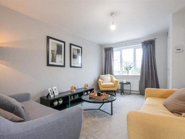 2 bedroom semi detached house to rent