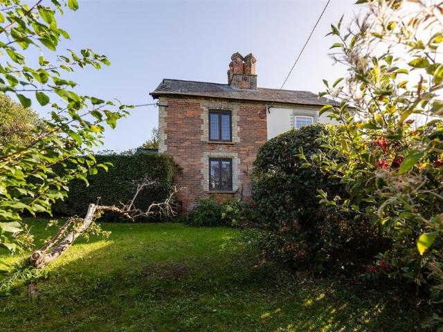 2 bedroom semi detached house to rent