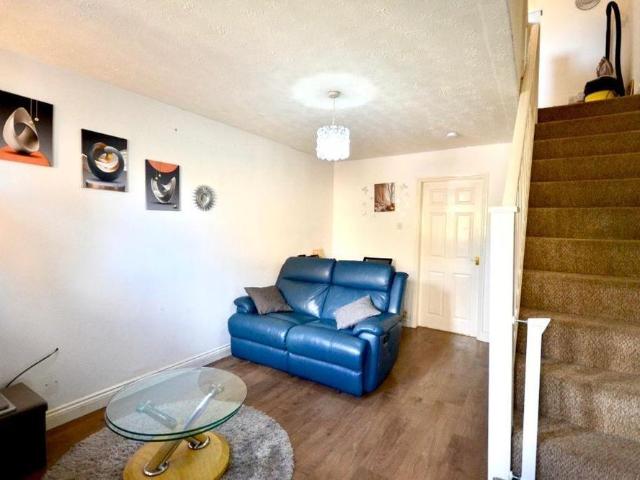 2 bedroom semi detached house to rent