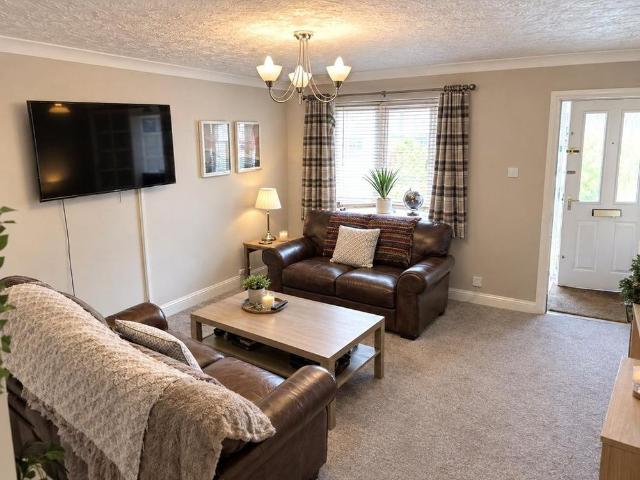 2 bedroom semi detached house to rent