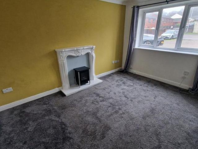 2 bedroom semi detached house to rent