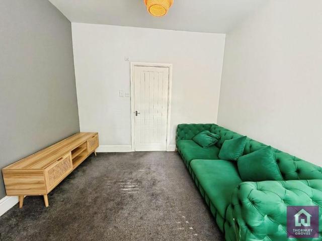 2 bedroom semi detached house to rent