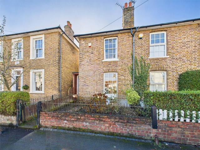 2 bedroom semi detached house to rent