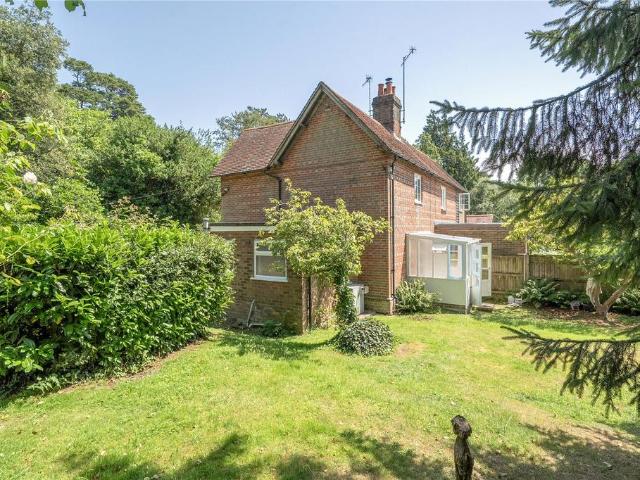 2 bedroom semi detached house to rent