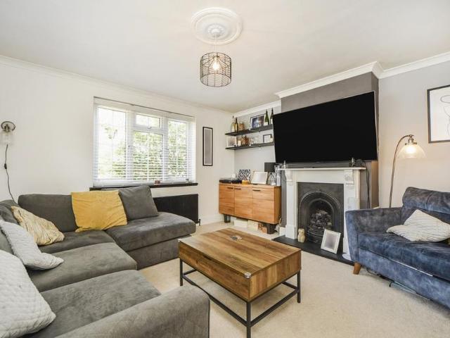 2 bedroom semi detached house to rent