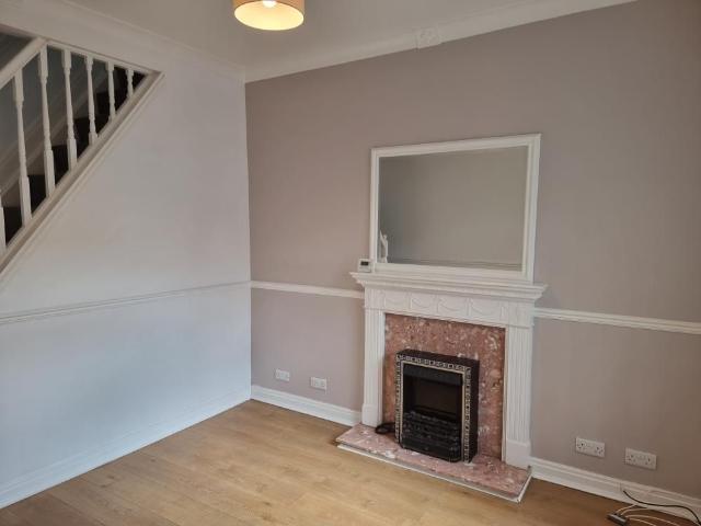 2 bedroom semi detached house to rent