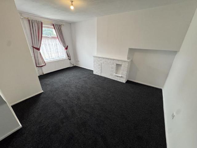 2 bedroom semi detached house to rent