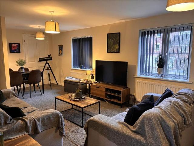 2 bedroom semi detached house to rent