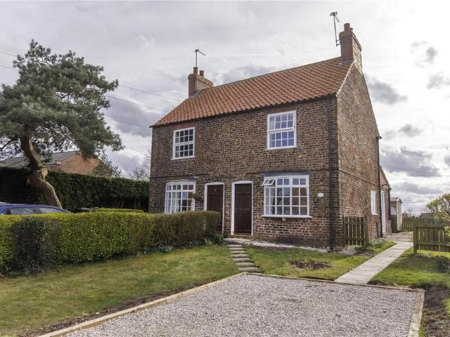 2 bedroom semi detached house to rent