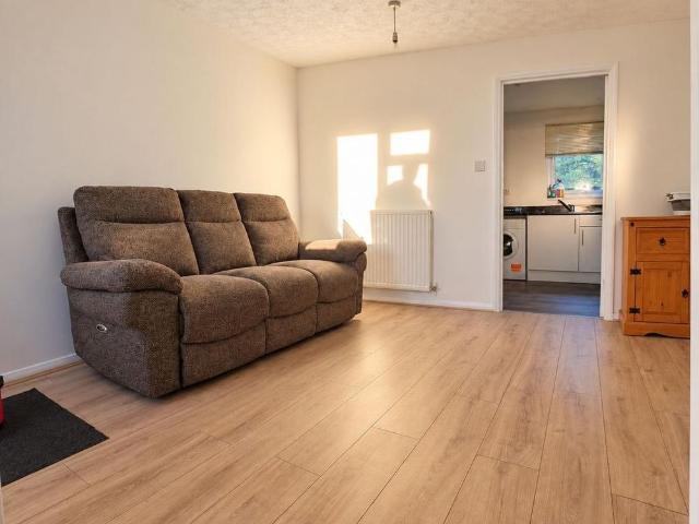 2 bedroom semi detached house to rent
